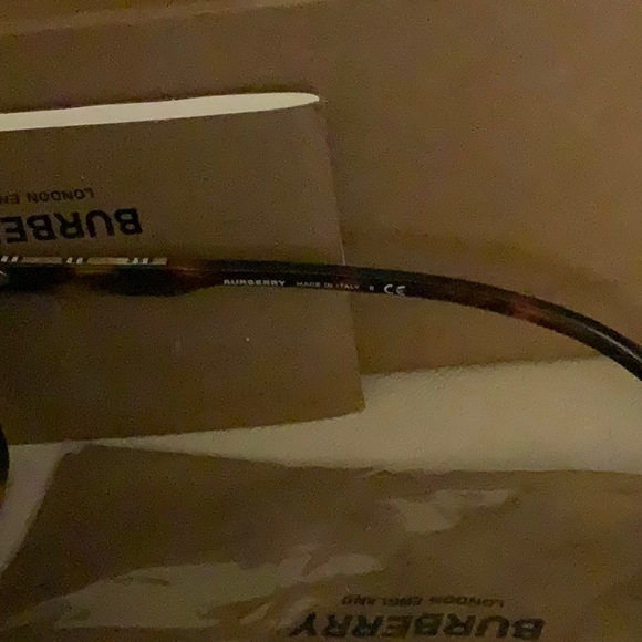 Burberry Camron unisex tortoise sunglasses. 51[]19 150 2N. Shelf display. NWT. - Picture 7 of 9